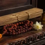 രുദ്രാക്ഷമാലയും താളിയോലയും പ്രാർത്ഥനാമണിയും